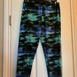 ‼️5 Plus Size Leggings- 1 Low Price!! ‼️